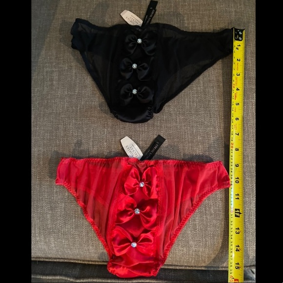 BNWT Victoria’s Secret Size S bow embellished panties - Picture 1 of 2